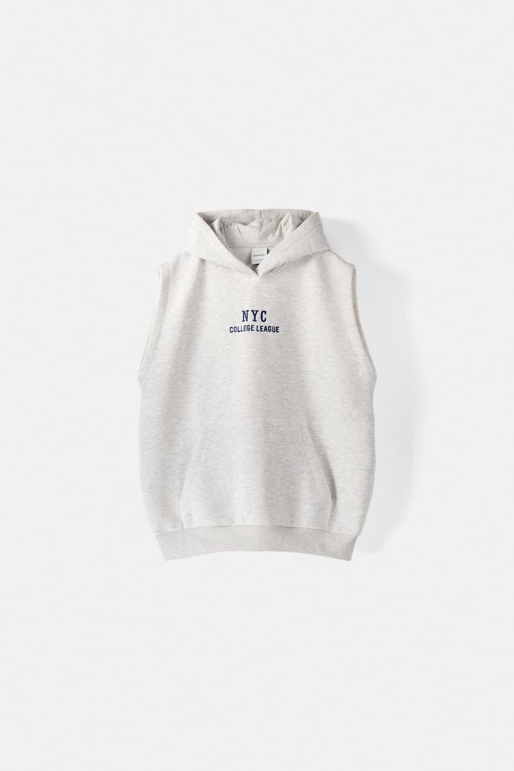 Sleeveless plush hoodie embroidery