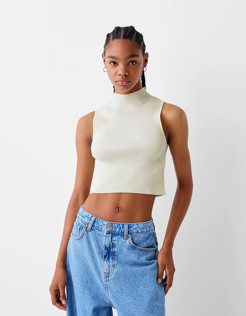 Sleeveless cable-knit top with high neck - T-shirts - BSK Teen