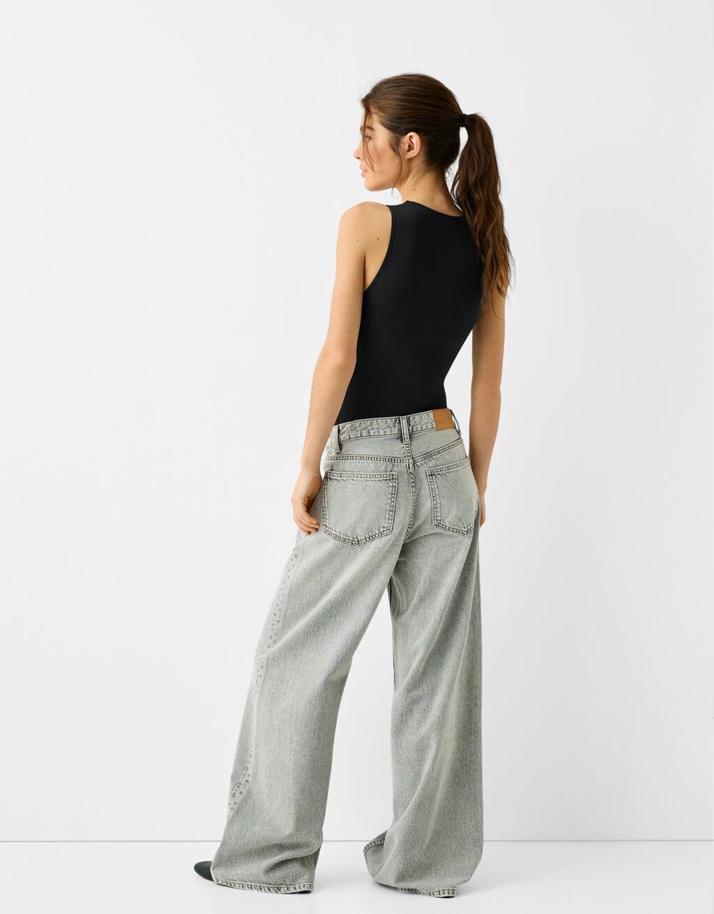 Sleeveless body-Black-1