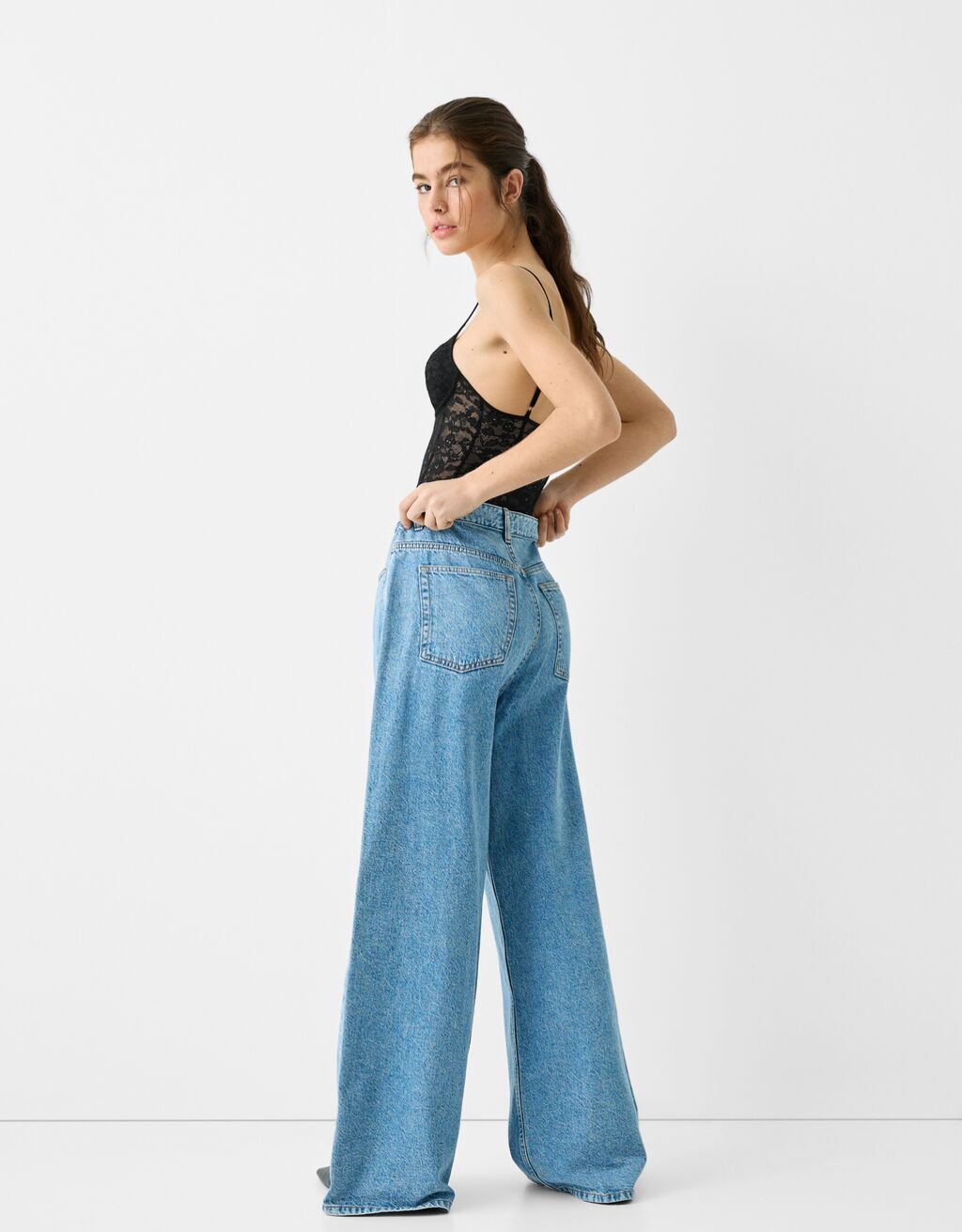 Lace-trimmed bodysuit-Black-1