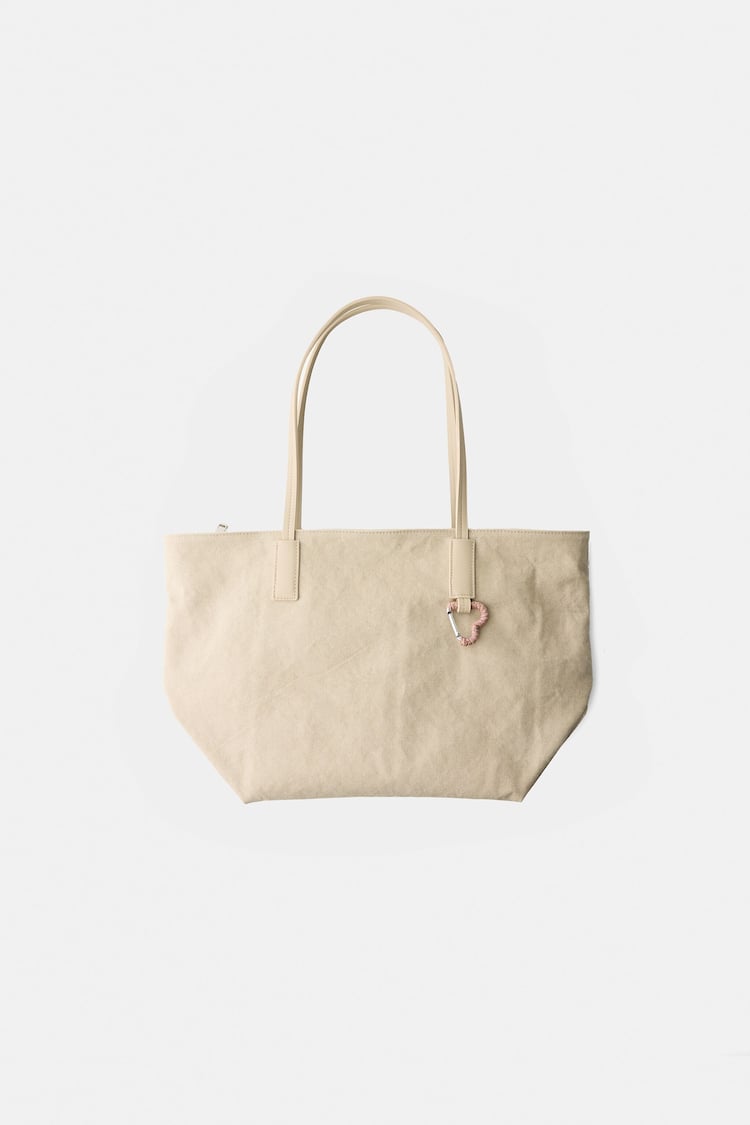 Tote bag with heart charm