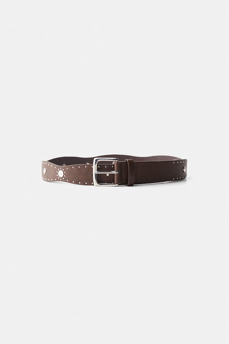 Distressed belt with detailing