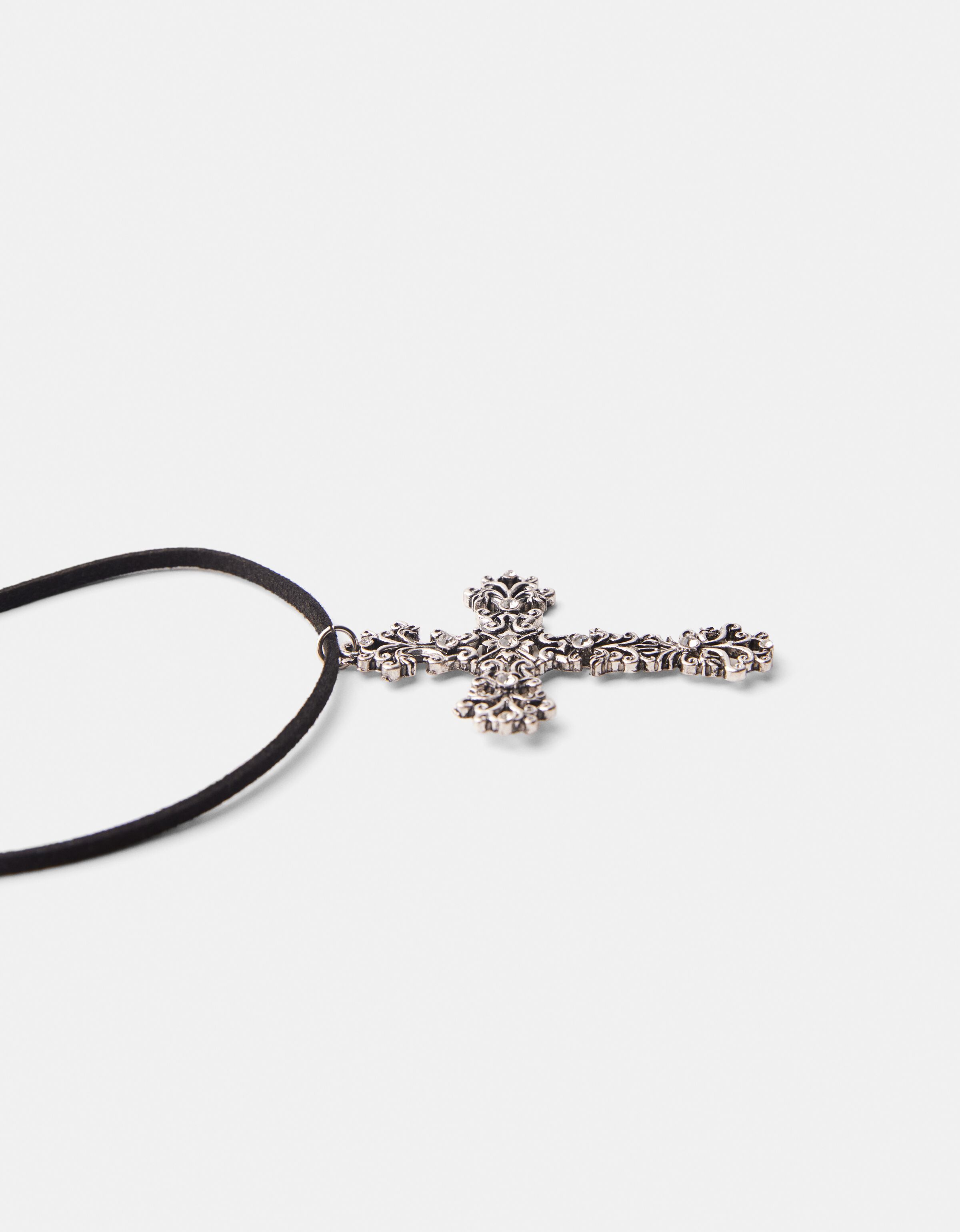 Boho choker necklace with cross - Accessories - BSK Teen | Bershka