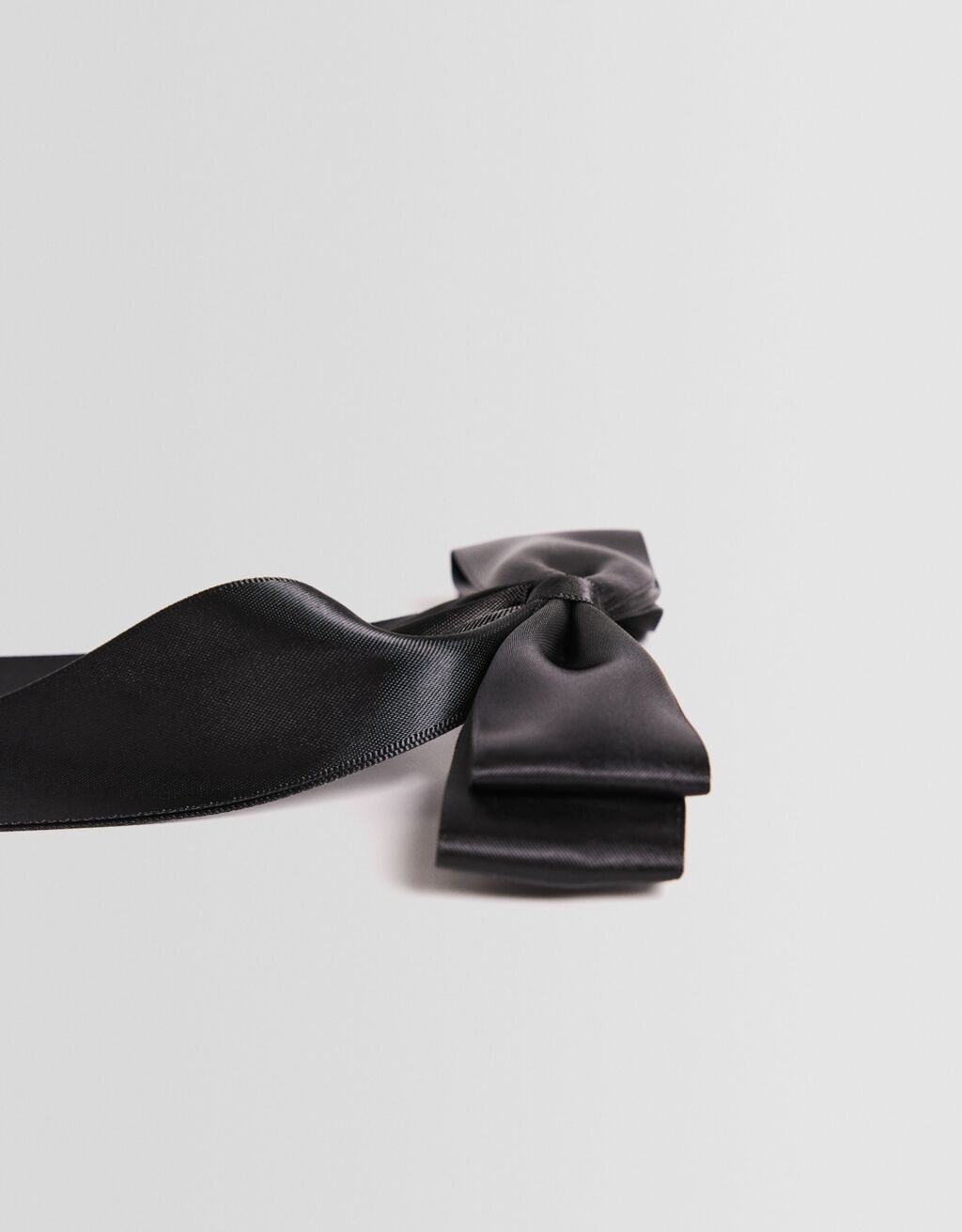 Satinfinish hair clip with bow Women Bershka