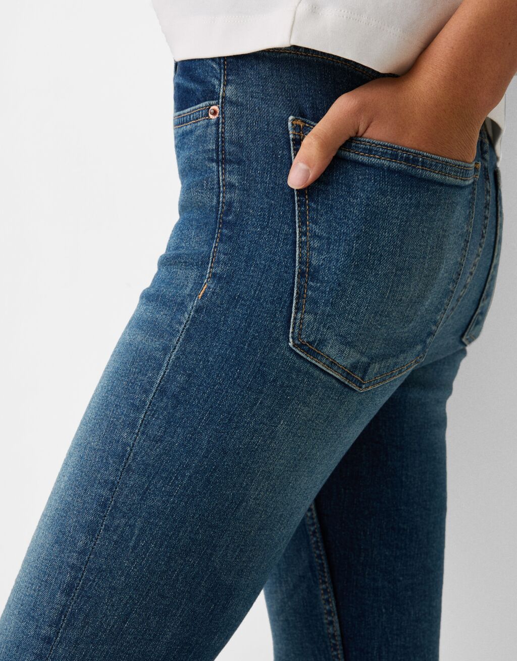 Flared jeans-Washed out blue-5