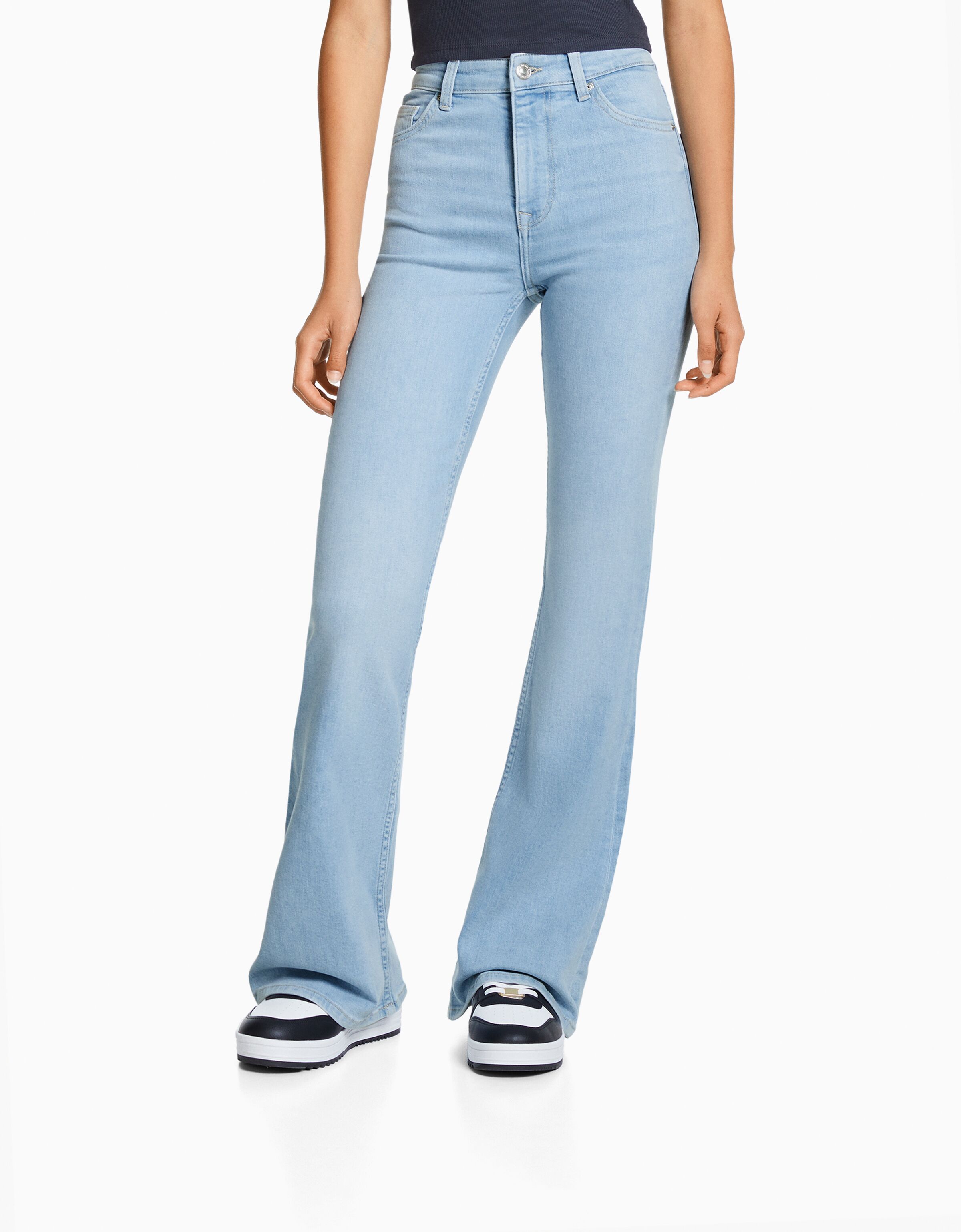 Jeans con shop catena bershka