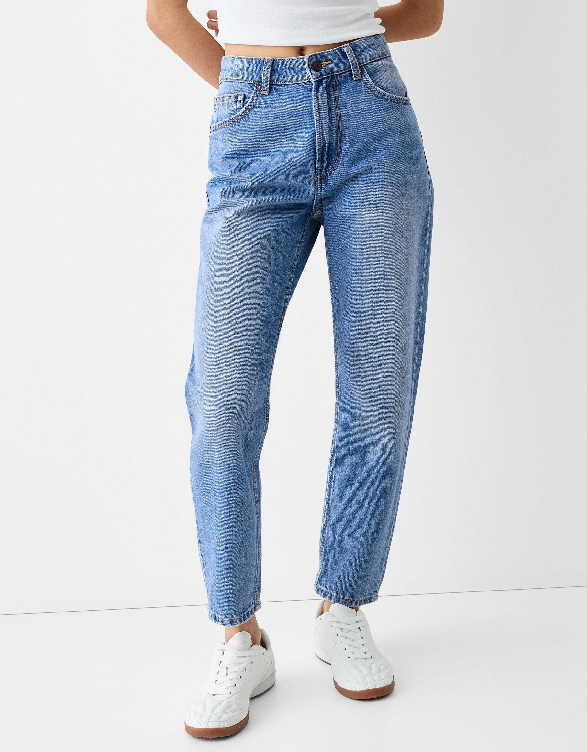 Pantaloni mom bershka hot sale