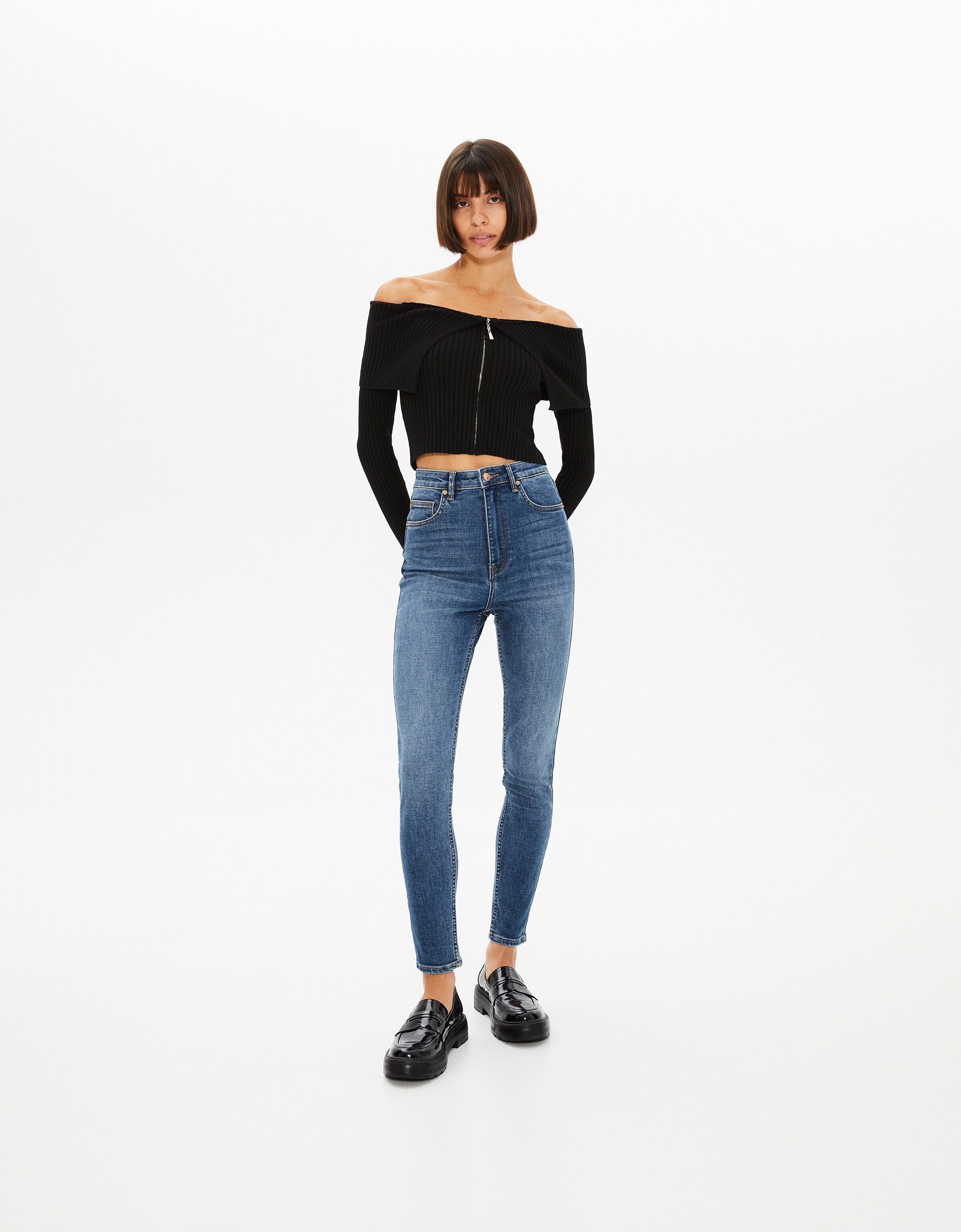 Jeans strappati sale ragazza bershka