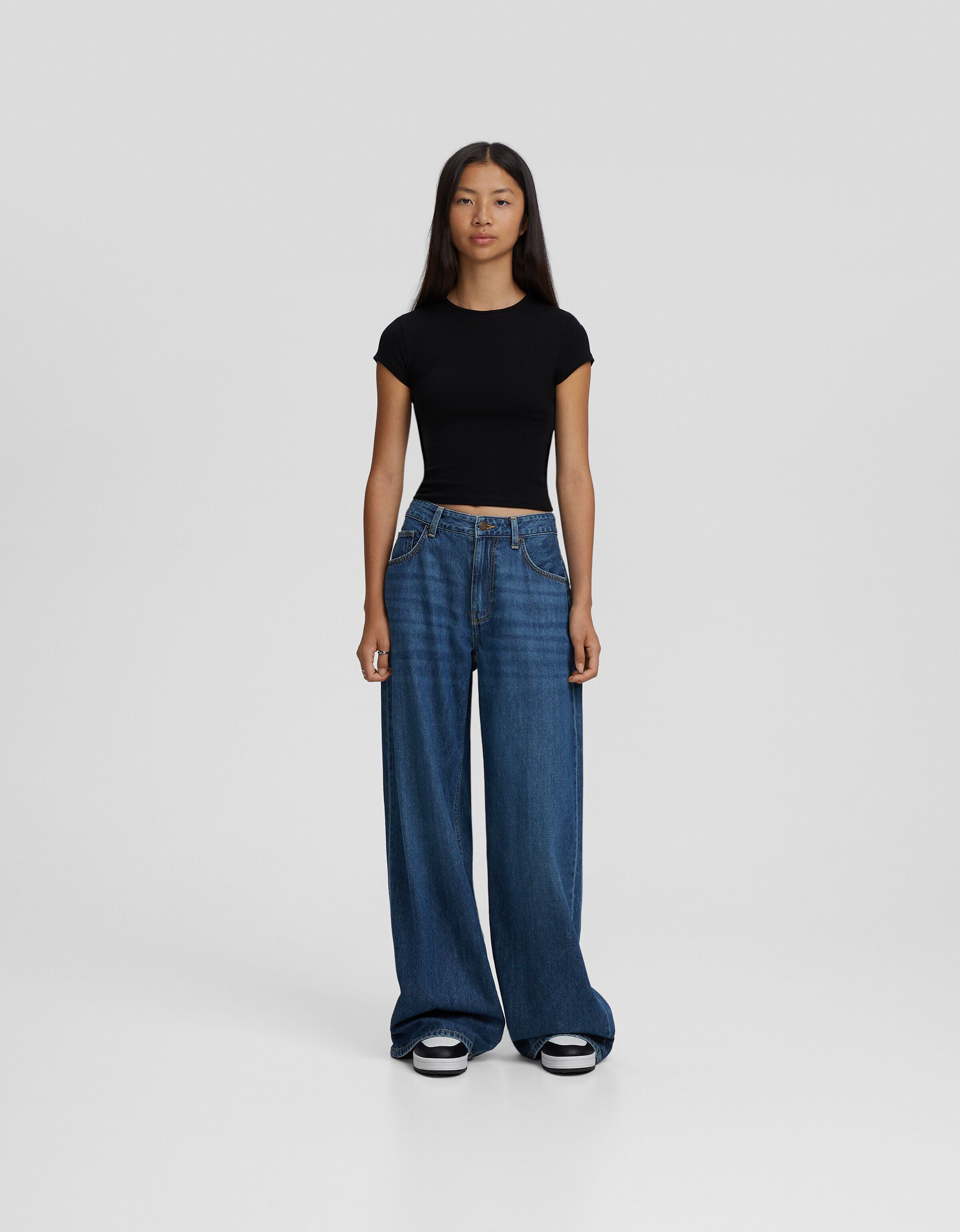 Wide leg jeans deals bershka