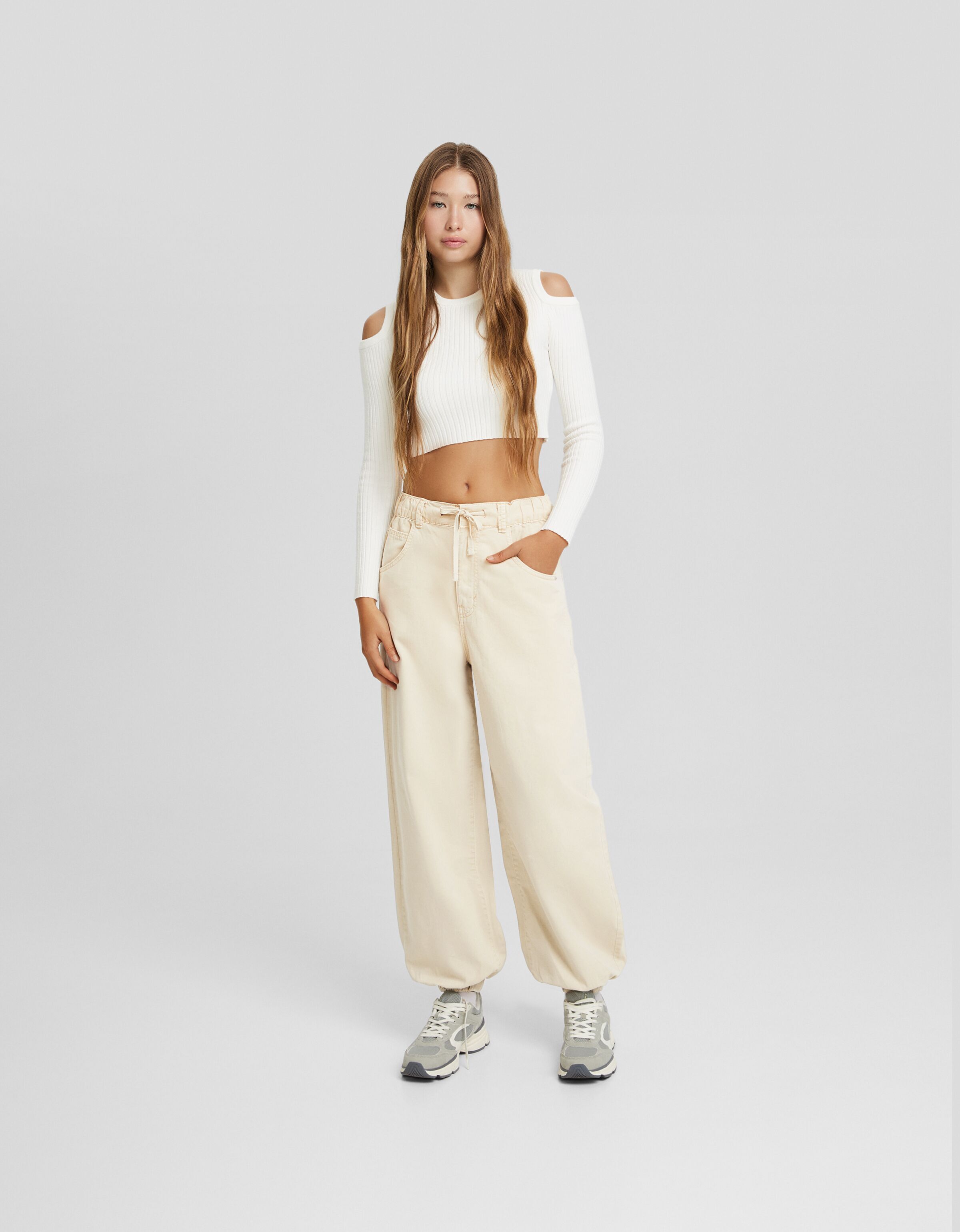 Pantalones por la discount rodilla mujer bershka