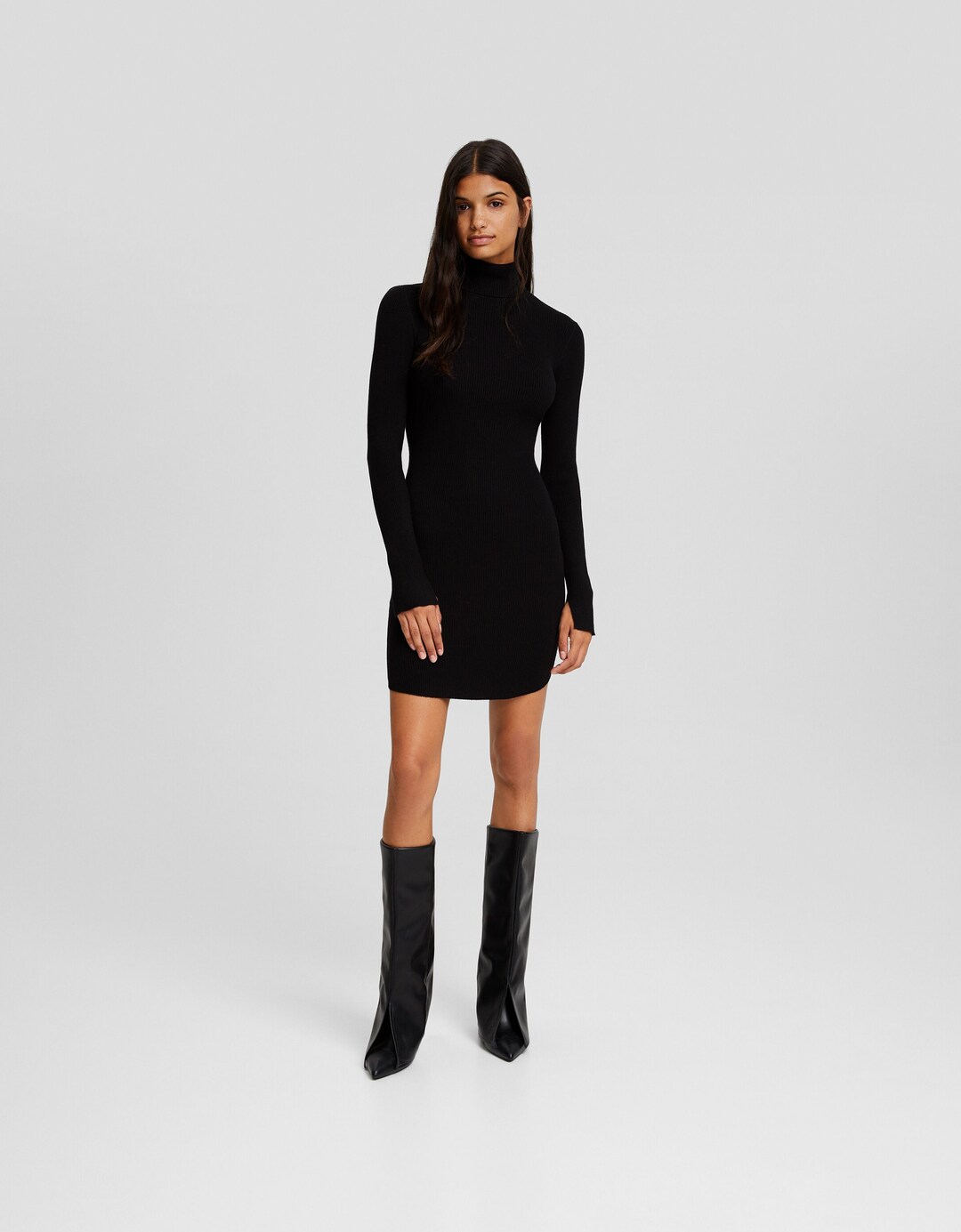 Vestito mini a maniche lunghe con collo alto in maglia