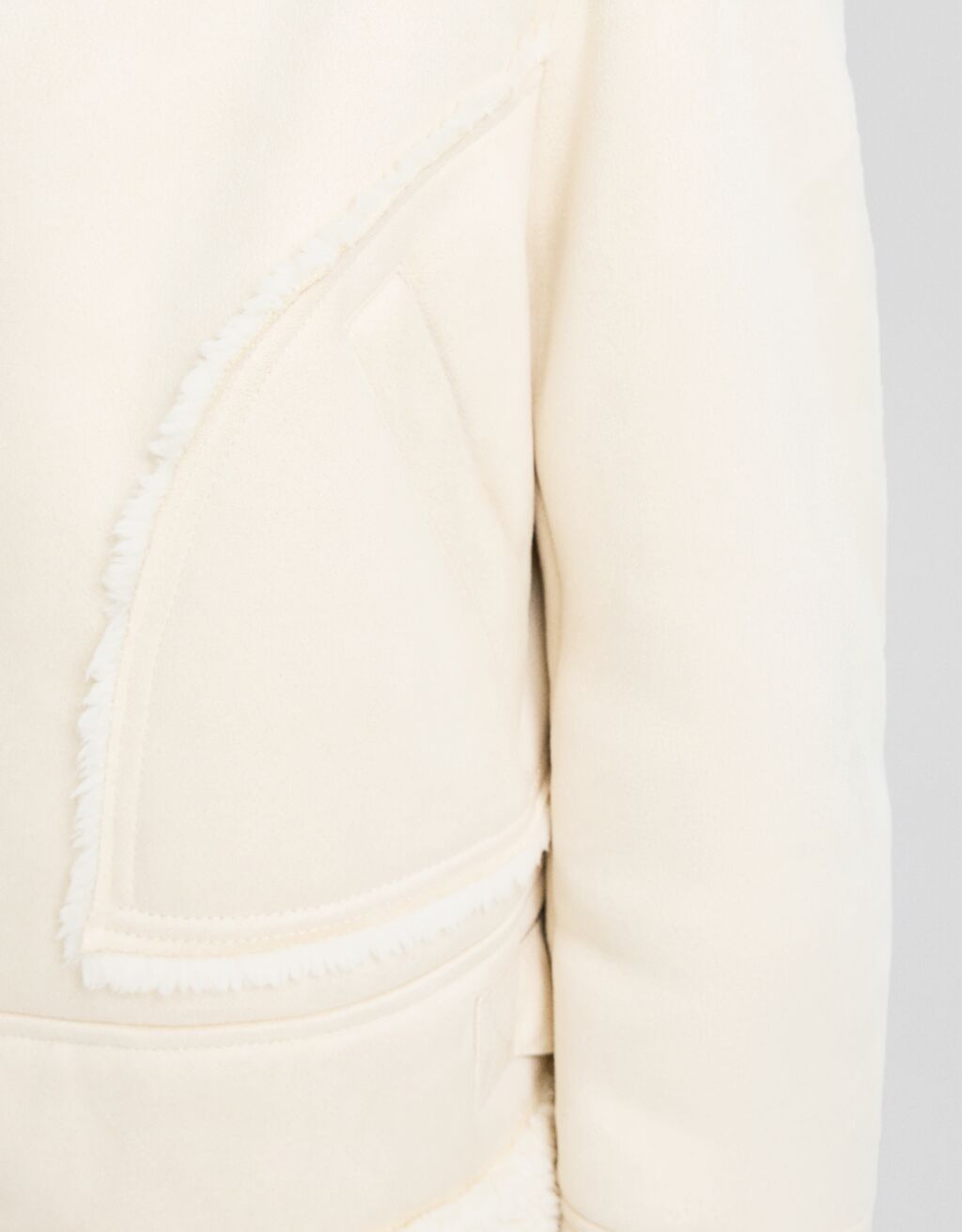 Късо яке от изкуствен велур с контрастна вътрешност-Екрю-5