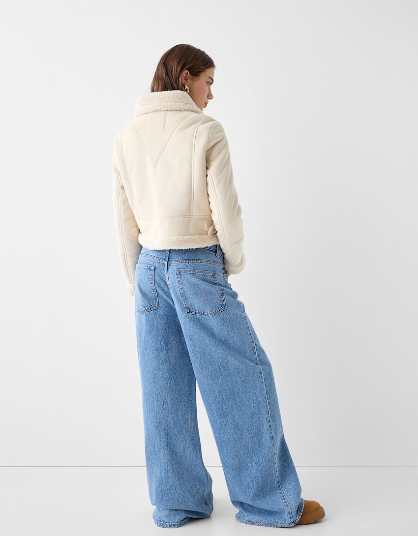 Xhaketë e shkurtër prej kamoshi me dy faqe-Ngjyrë krem-1