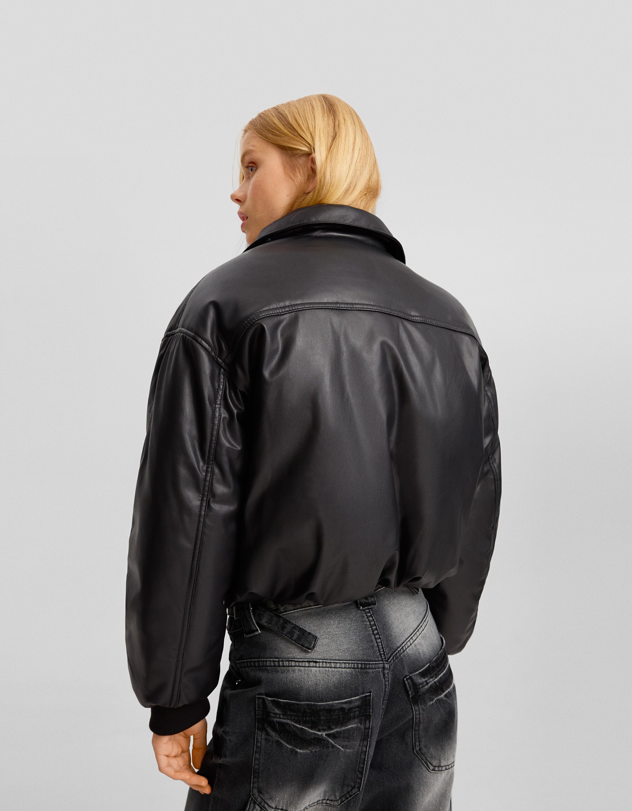 Cropped leather outlet jacket bershka