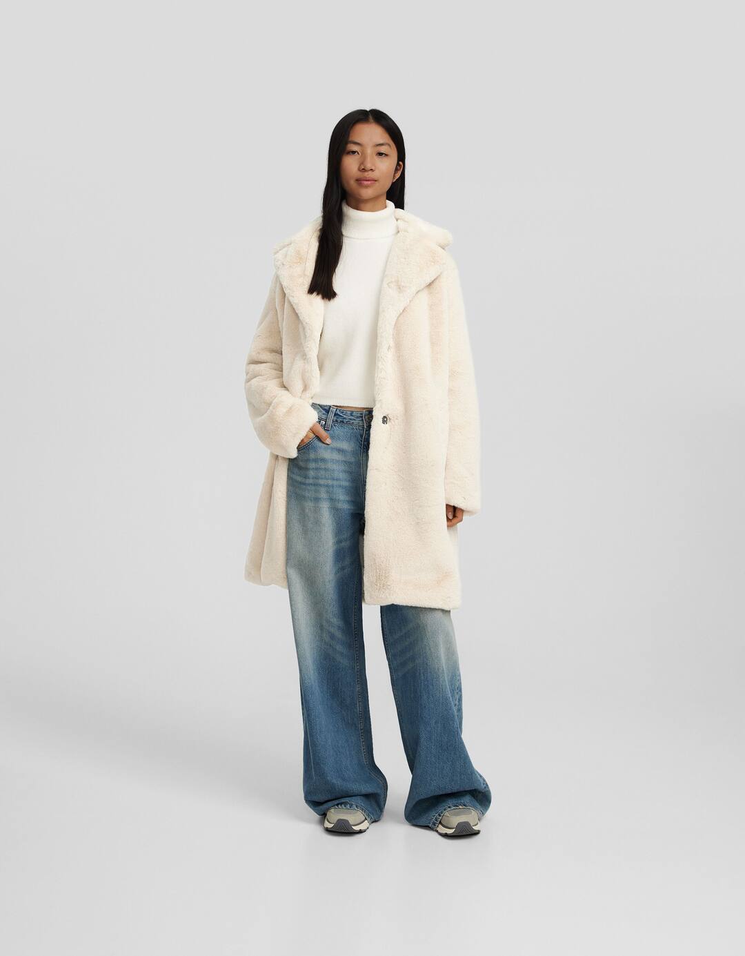 Teddy coat with a lapel collar