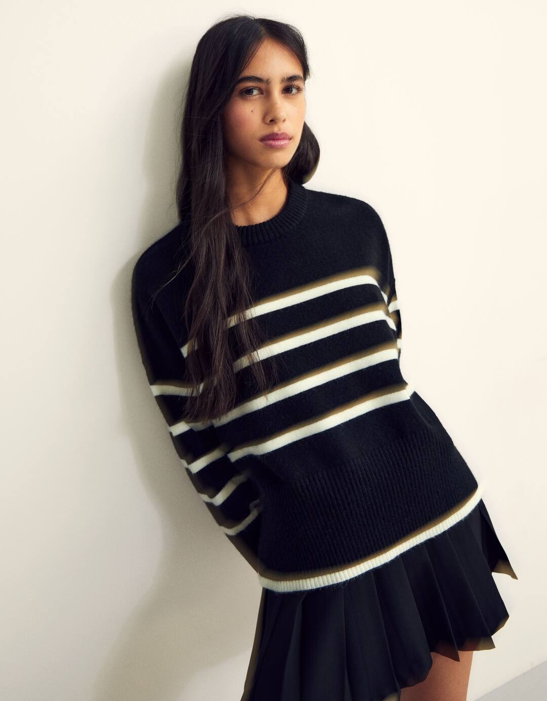 Round neck sweater with stripes
