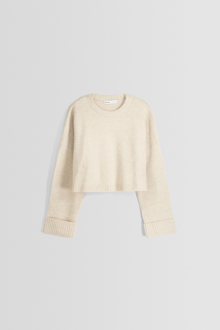Round neck cropped sweater