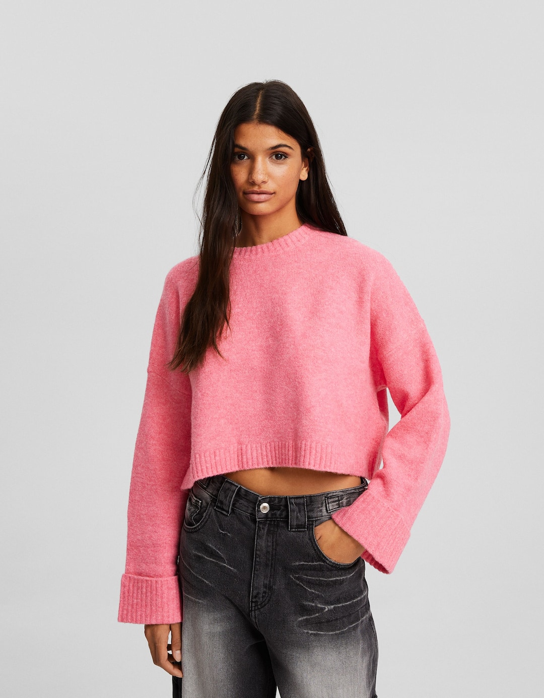 Round neck cropped sweater