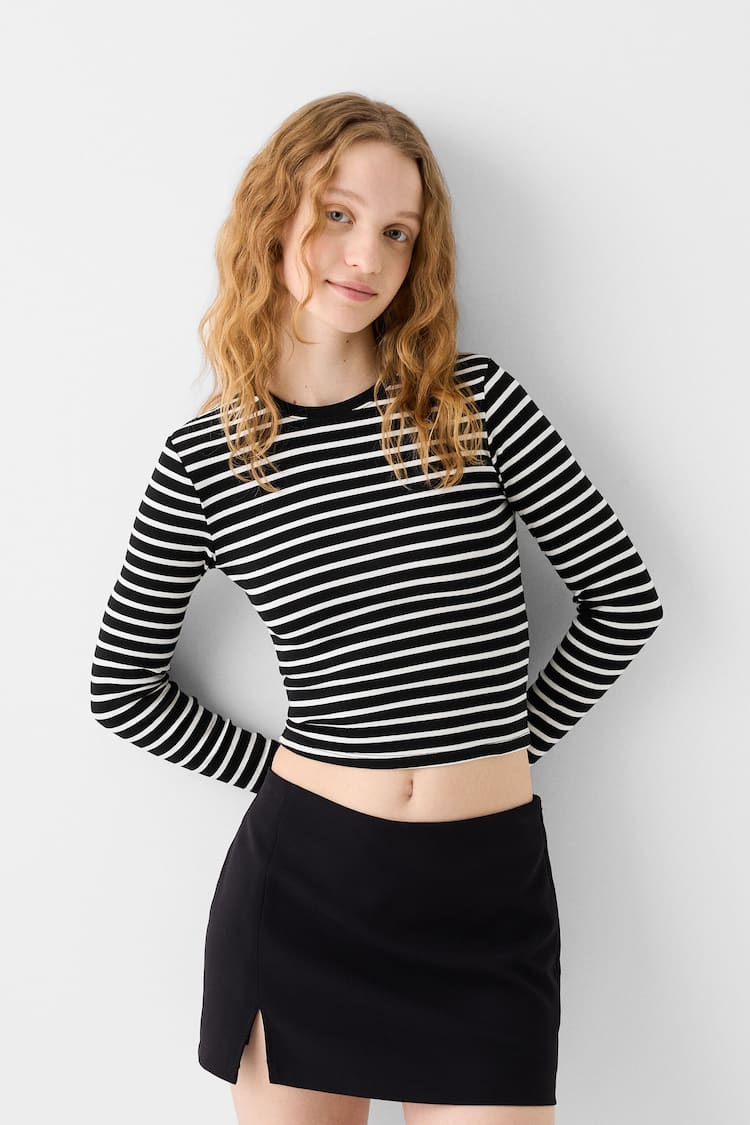 Long sleeve T-shirt with a round neck