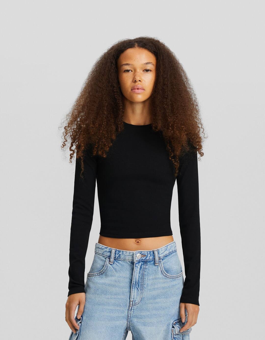 Long sleeve T-shirt with a round neck