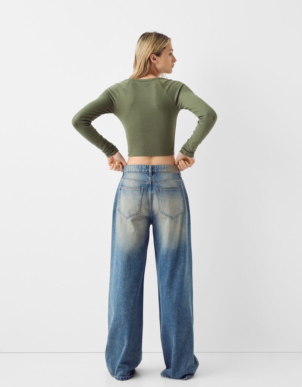 Long sleeve V-neck T-shirt-Khaki-1