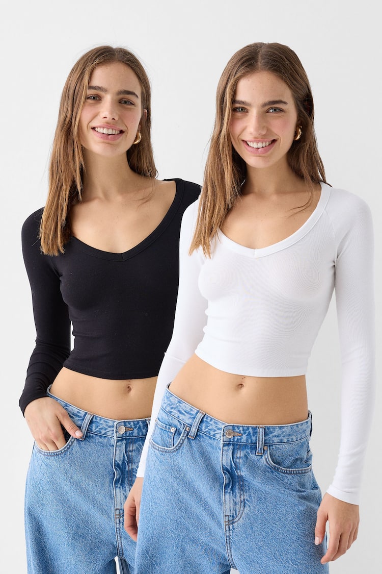 2-pack of long sleeve V-neck T-shirts