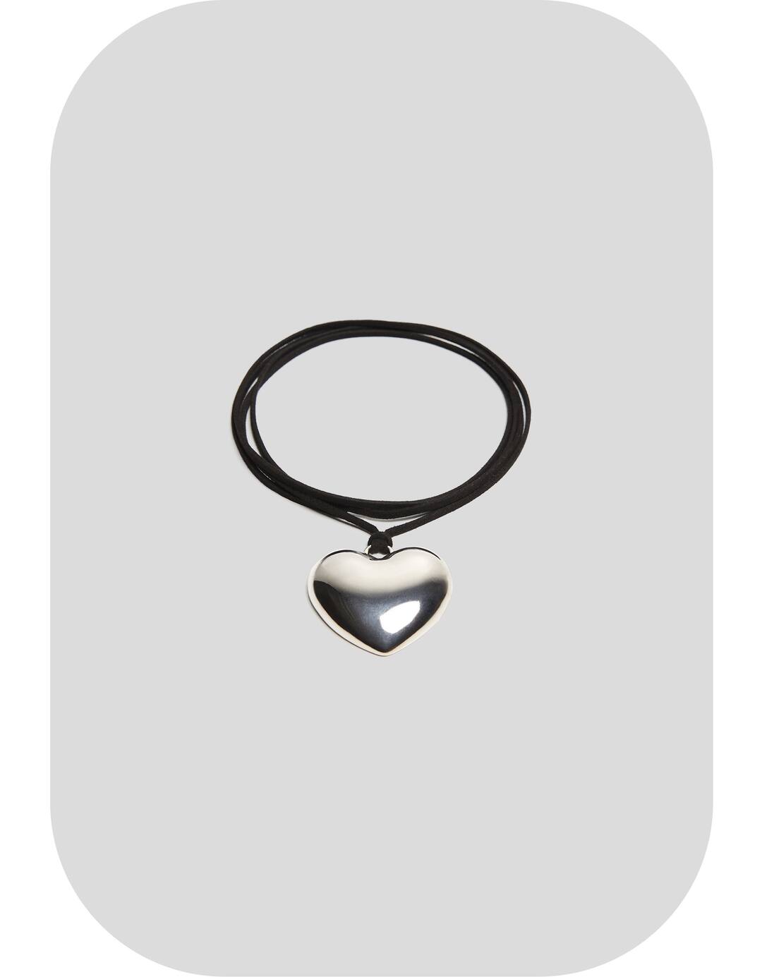 Heart cord necklace
