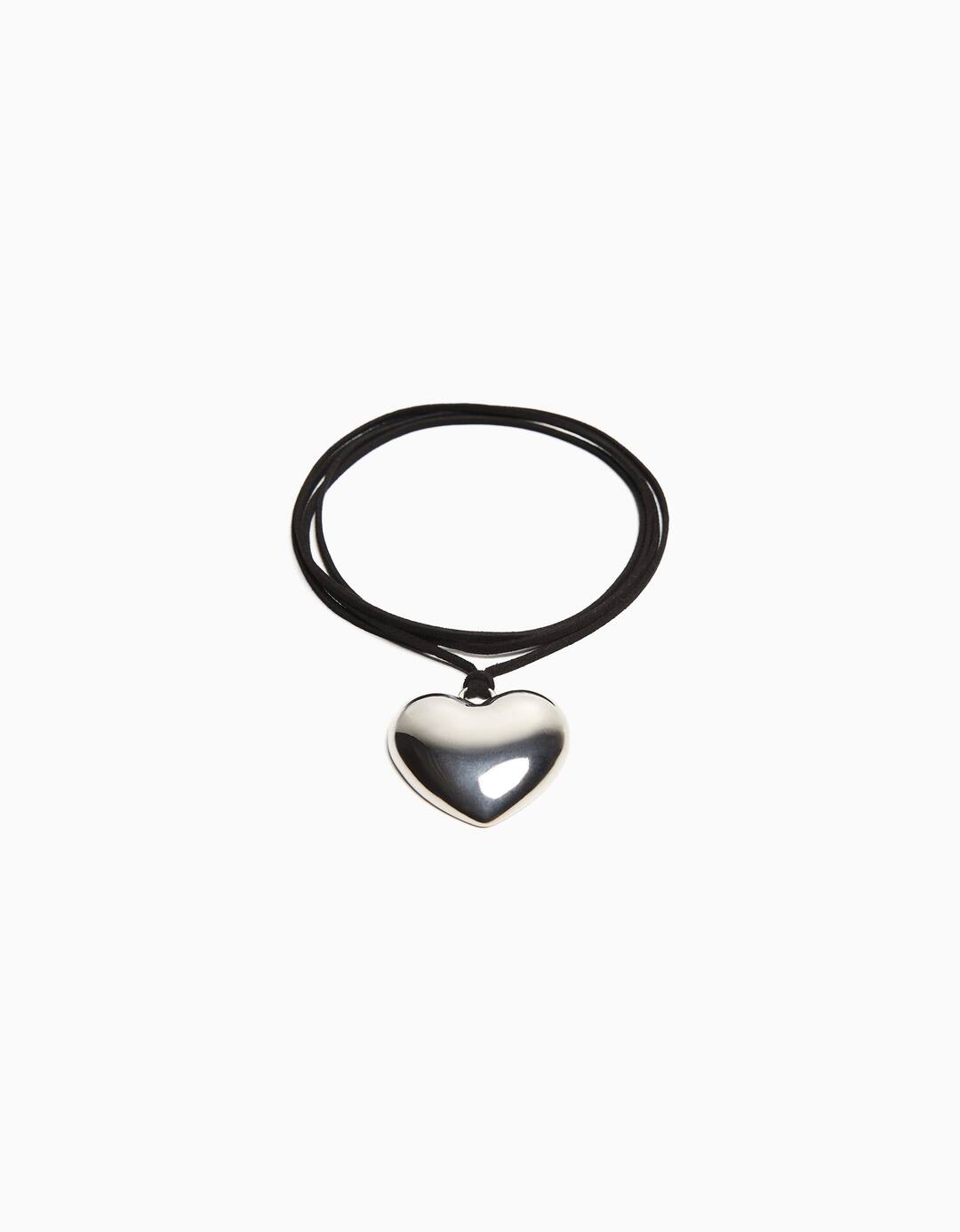 Heart cord necklace
