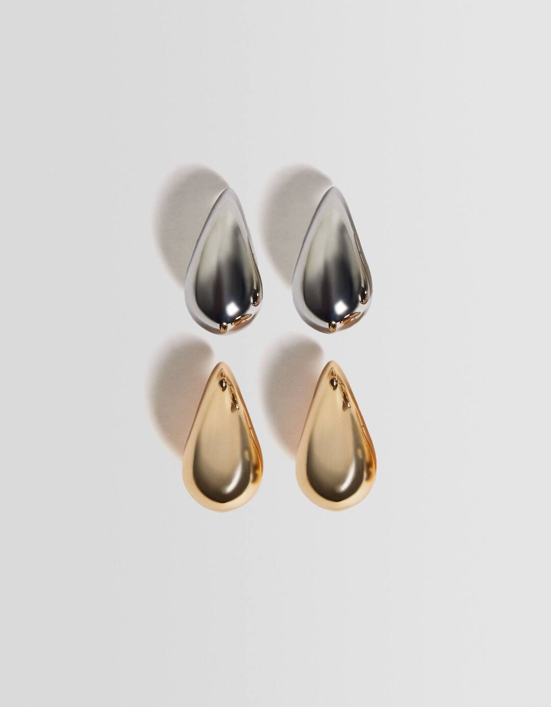 Set of 2 pairs of teardrop earrings