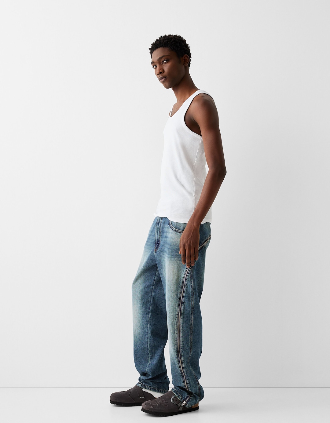 Baggy jeans with zips