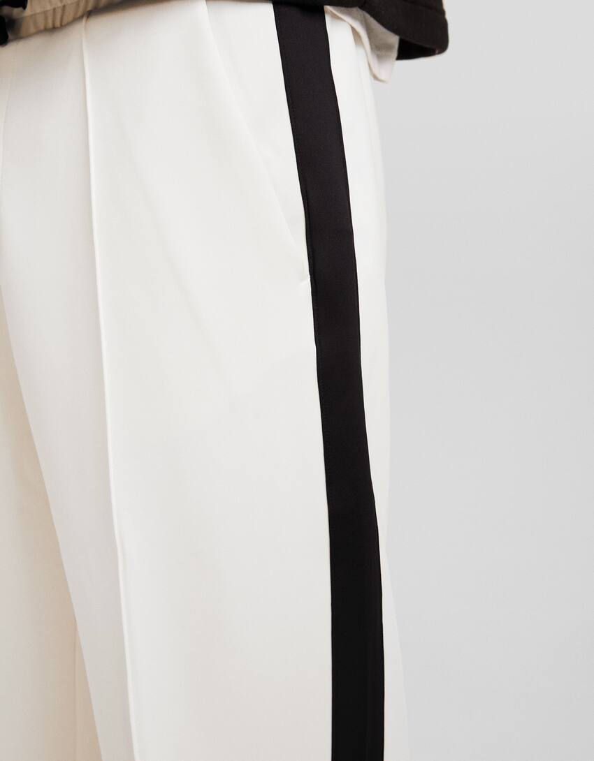 Interlock trousers with side stripes-Off white-3
