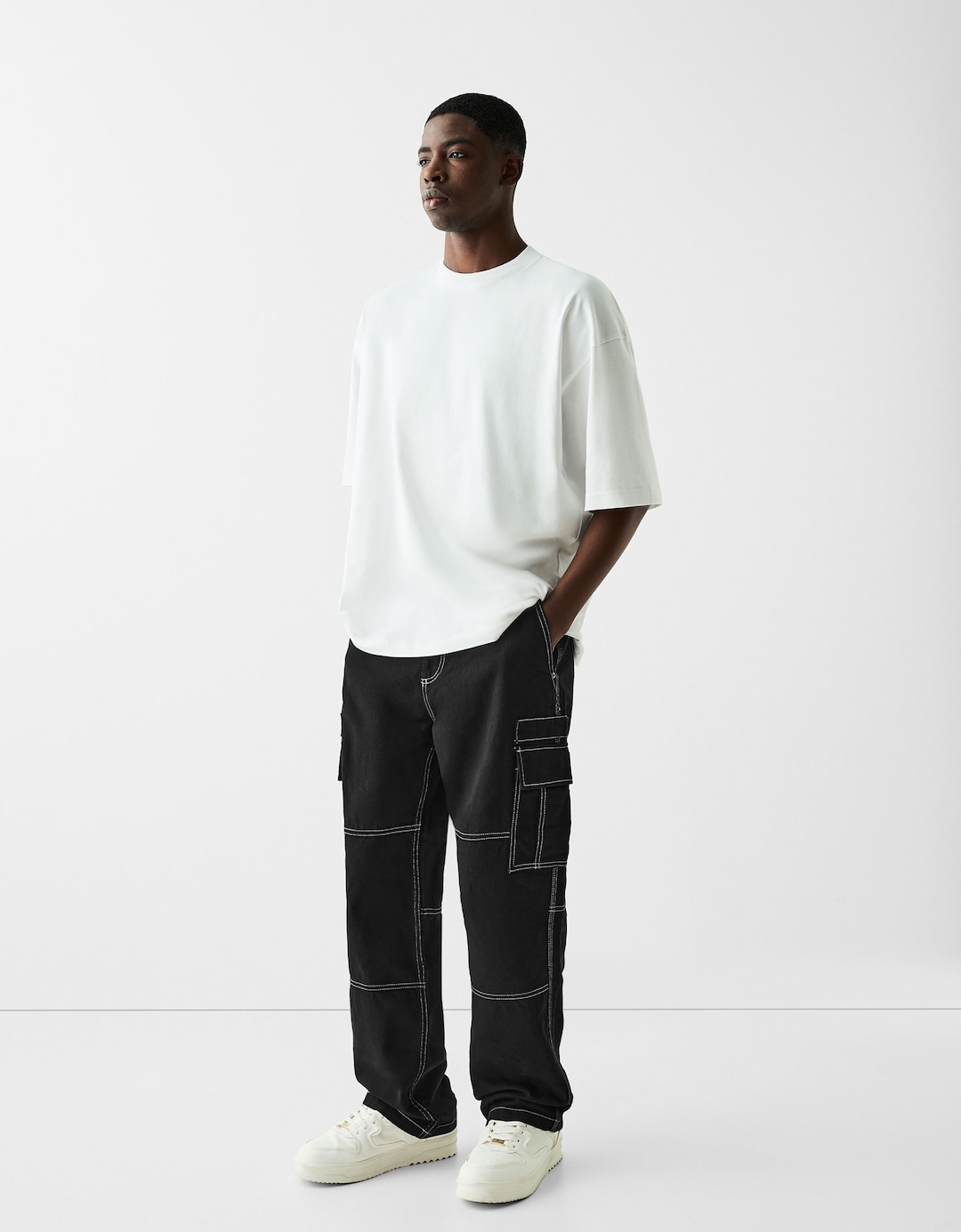 Pantalon cargo coton coutures contrastantes