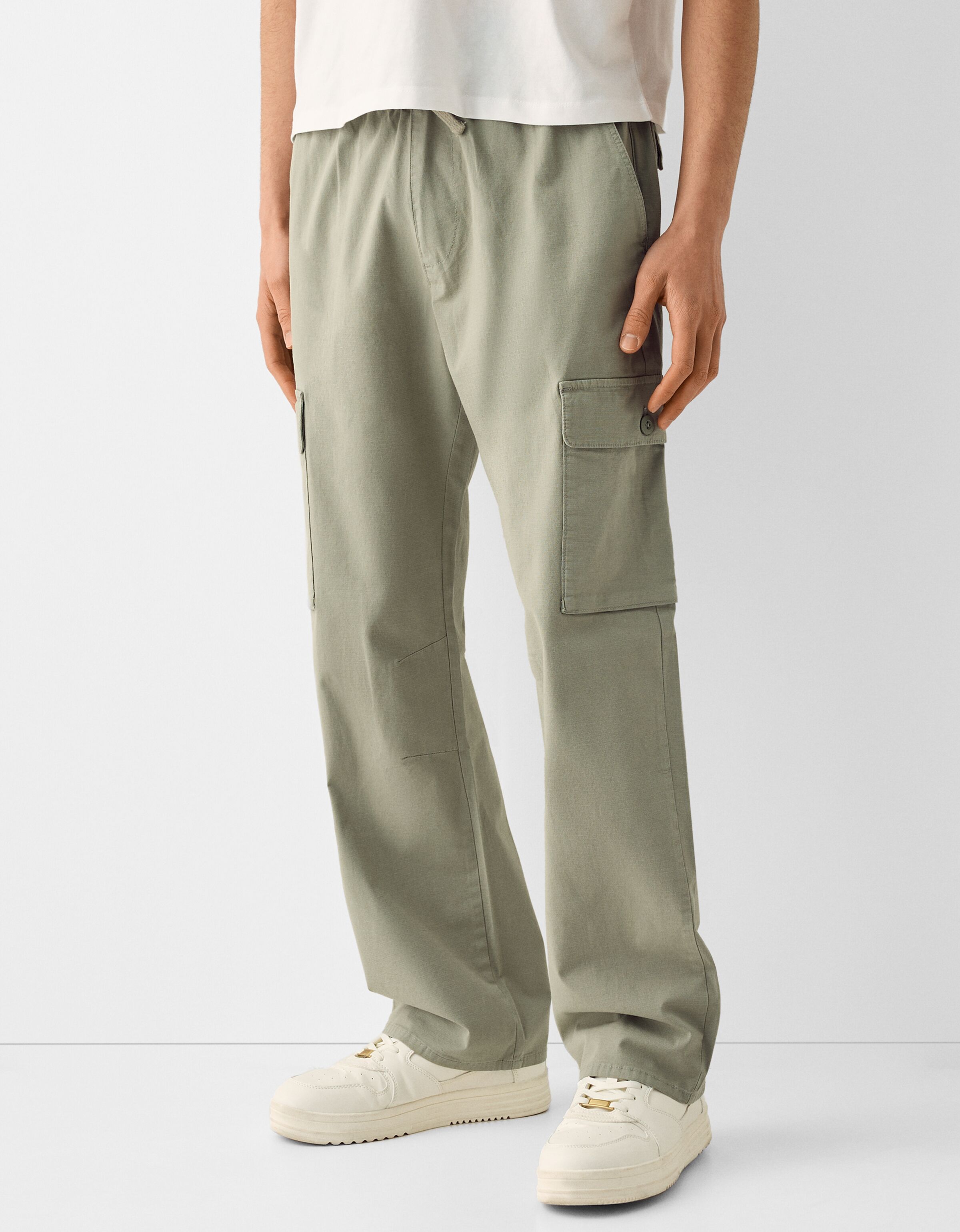 Pantaloni militari hot sale uomo bershka