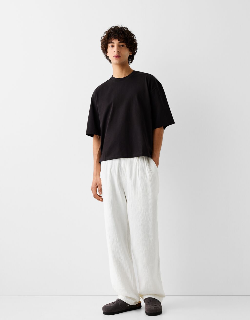 Mens wide store leg trousers
