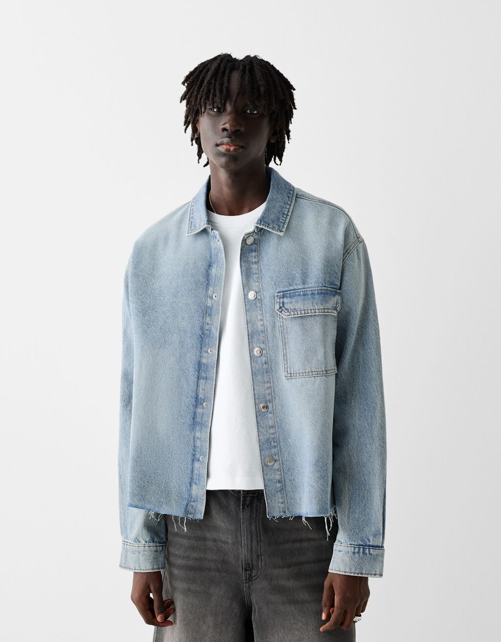 Cropped denim shirt - Shirts - Men | Bershka