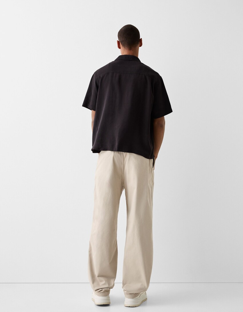Short sleeve tailored boxy fit shirt - Men | Bershka