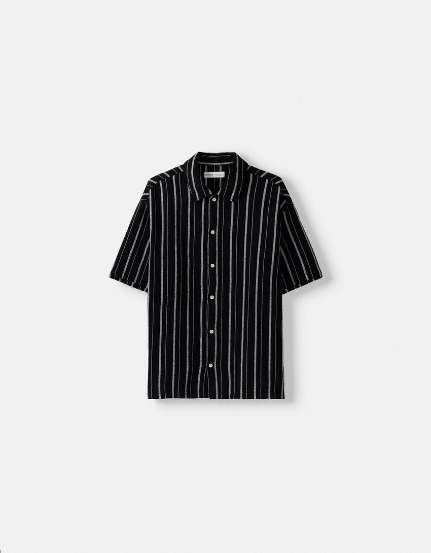 Camisa de manga curta rústica com riscas-Preto-4