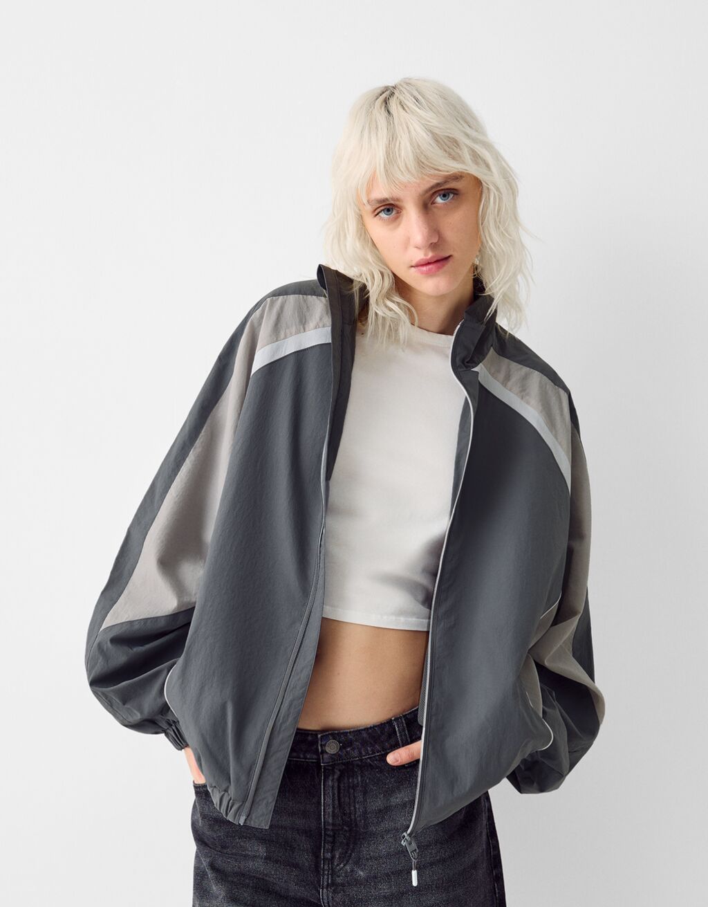 teknisk-jakke-med-fargeblokk-herre-bershka