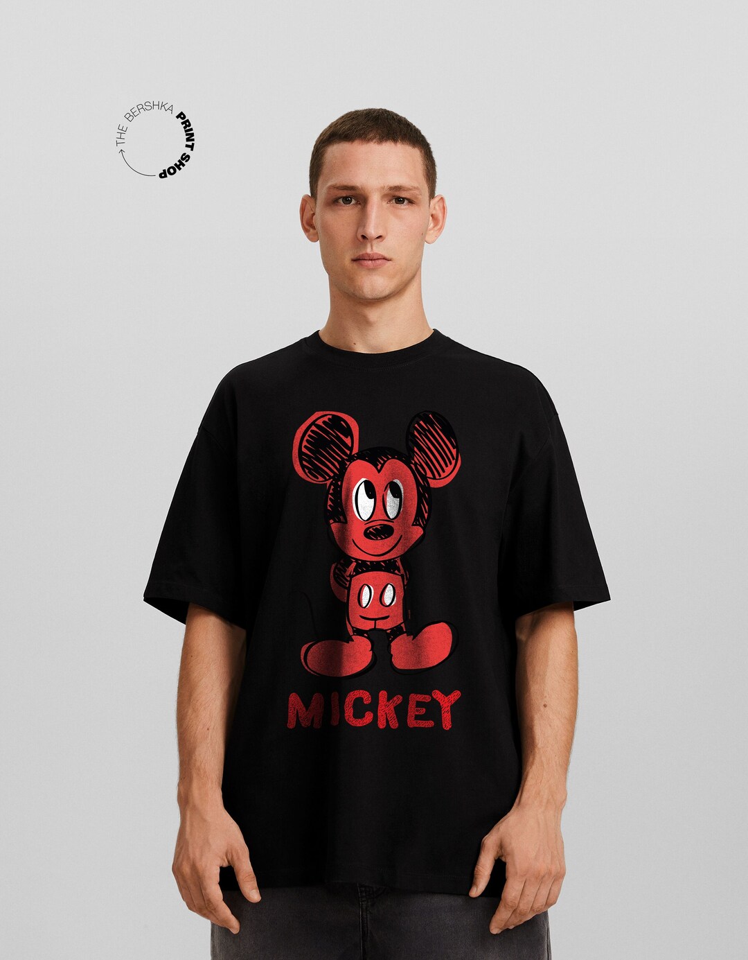 Kvadratinio kirpimo marškinėliai su trumpomis rankovėmis ir Peliuko Mikio raštu