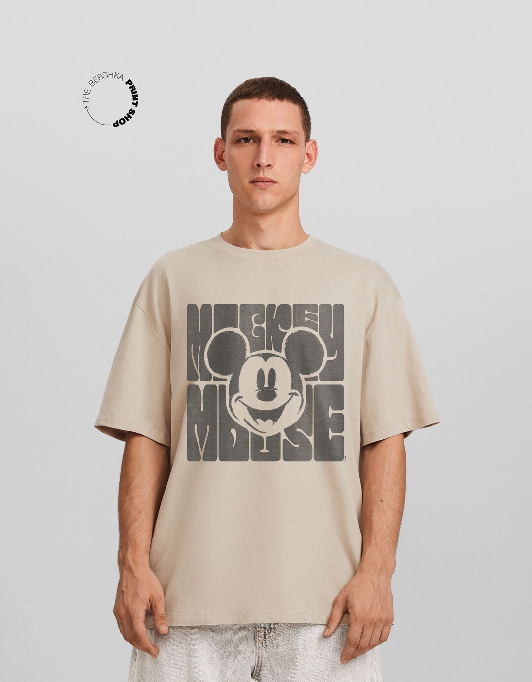 Kvadratinio kirpimo marškinėliai su trumpomis rankovėmis ir Peliuko Mikio raštu