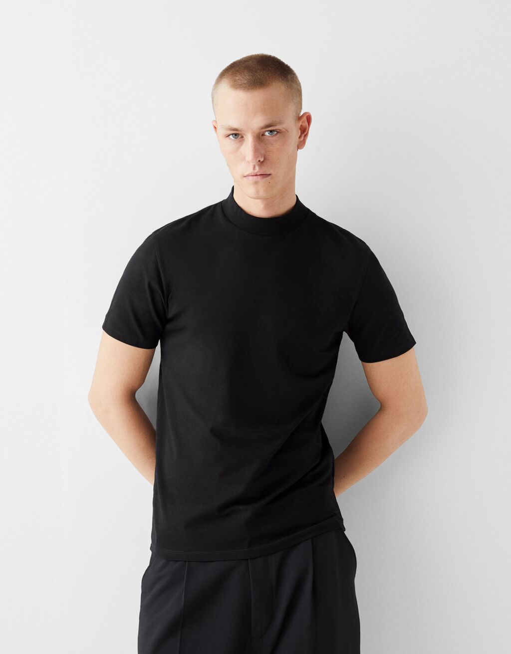 T shirt con collo alto shop