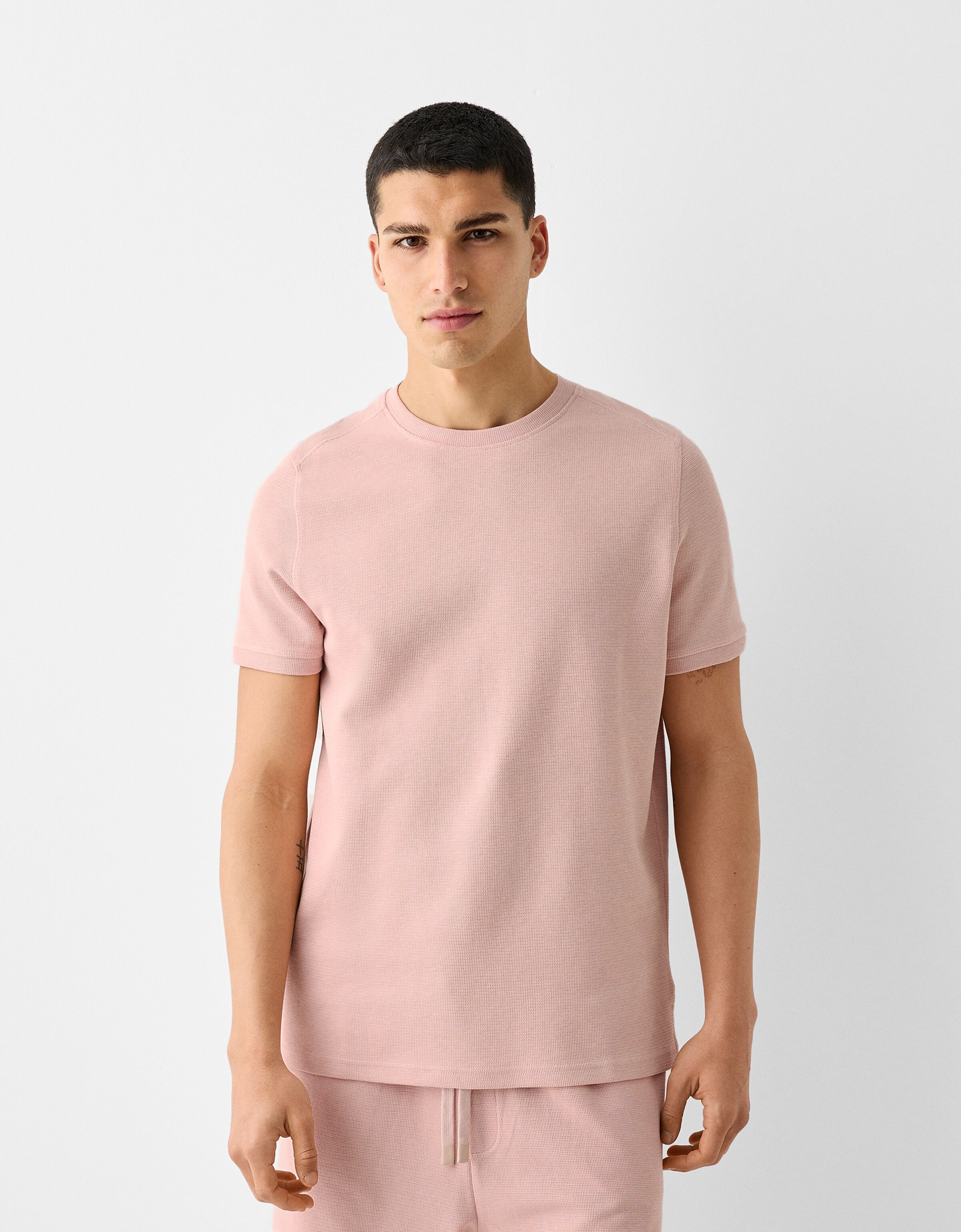 Men s Basic T shirts New Collection BERSHKA