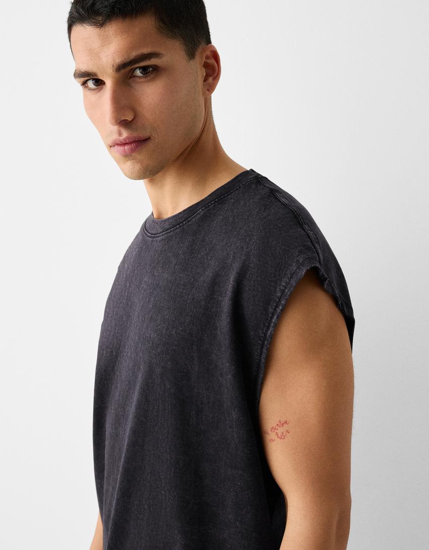 T-shirt sem mangas oversize-Preto-2