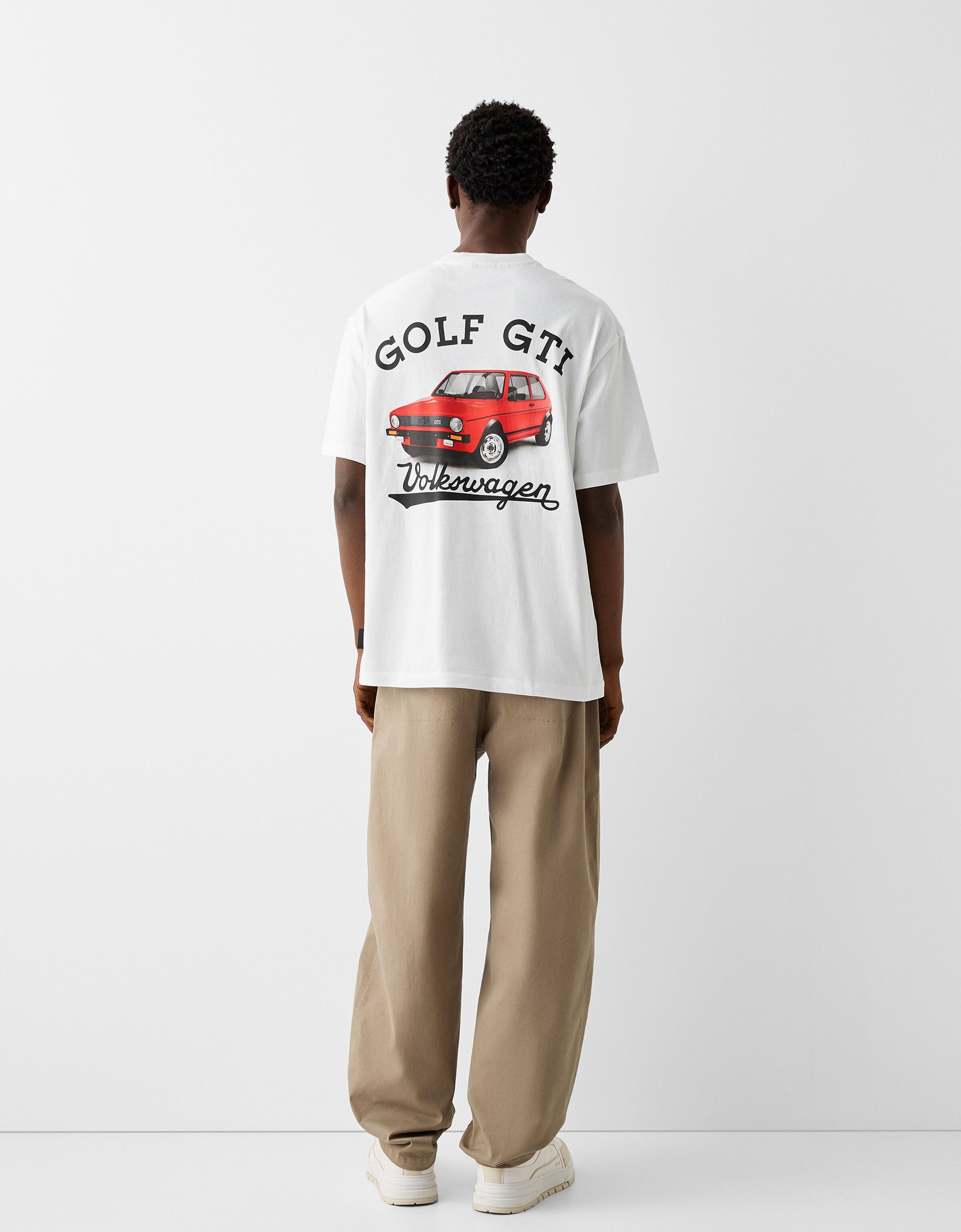 Camiseta golf gti pull and bear sale