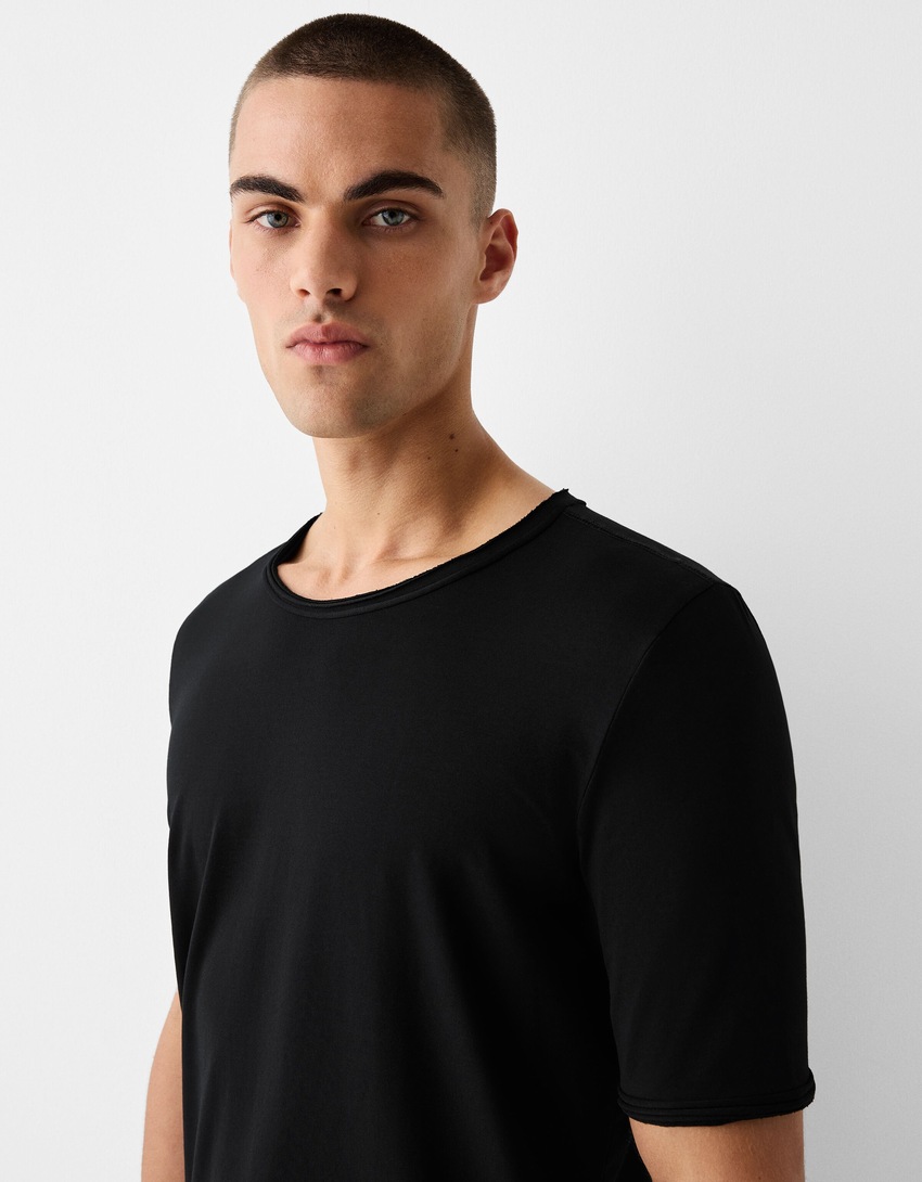 טי שירט Slim fit עם שרוול קצר-שחור-2
