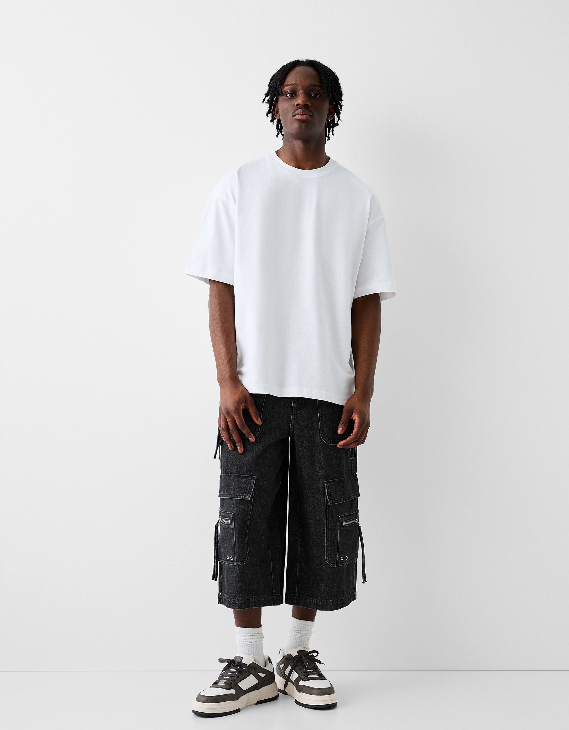 Baggy denim cargo Bermuda shorts