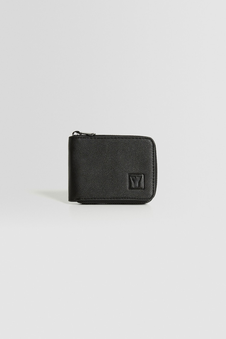 Wallet with detail