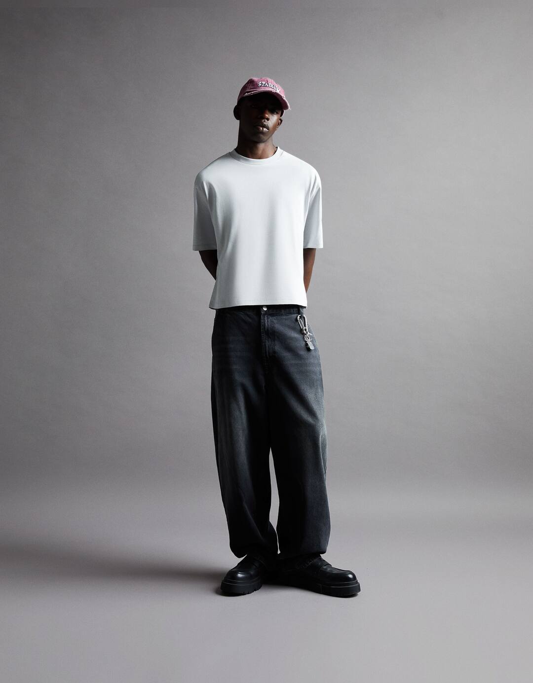 Faded-effect skater fit jeans
