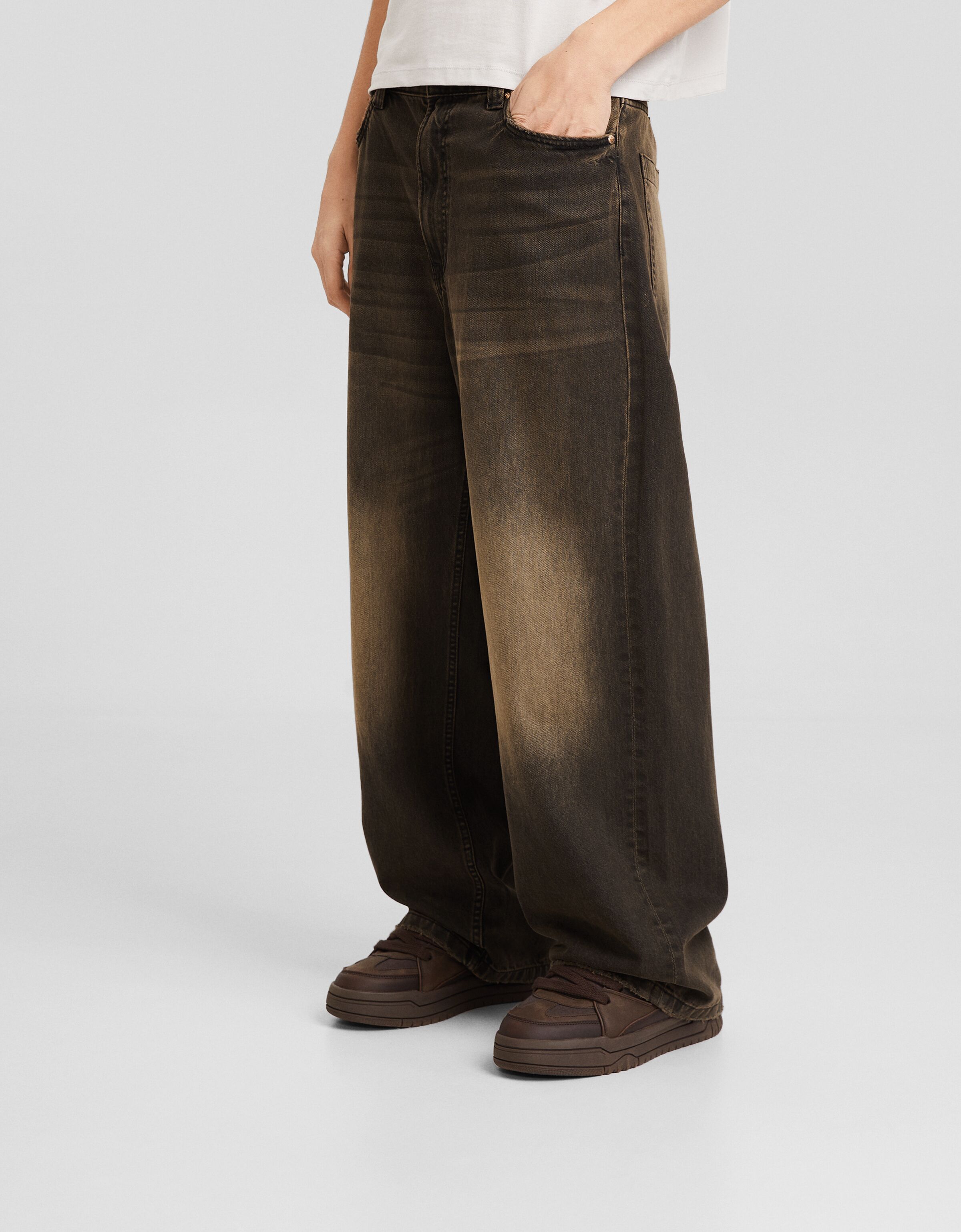 Pantalon reflectante 2025 bershka
