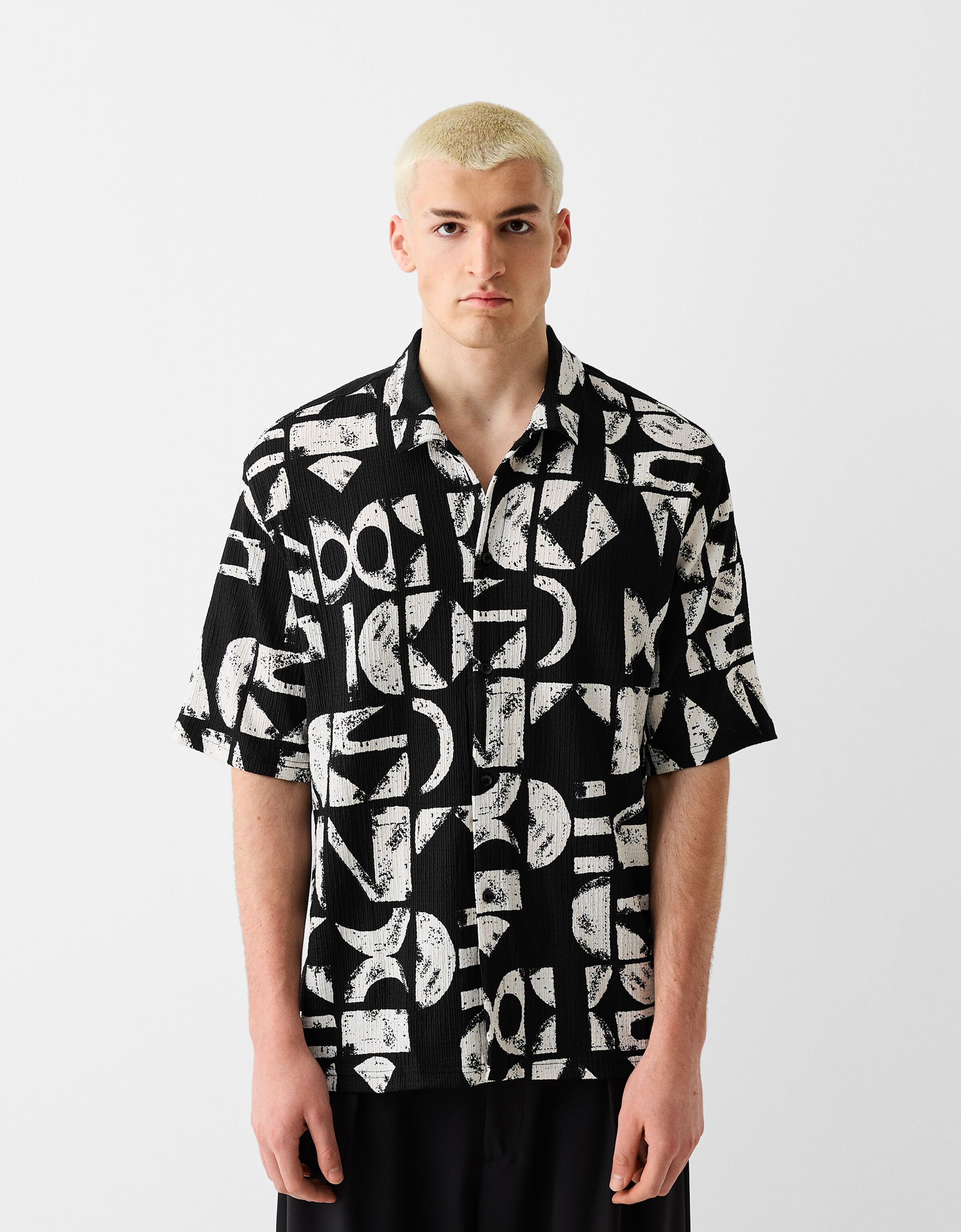 Camisa manga corta textura print Hombre Bershka